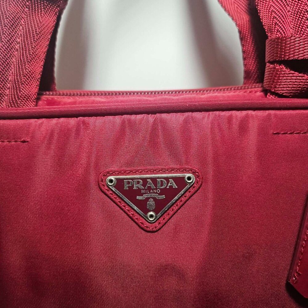 🔥PRADA designer nylon dark red handbag. - Picture 3 of 7